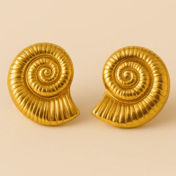 Jewelry - Gold Shell Earrings